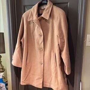 Larry Levine design Women's Classic Camel Coat size 18w